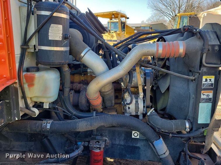 image for item DL7857 2007 Peterbilt 335 water truck