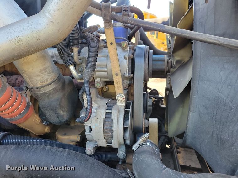 image for item DL7857 2007 Peterbilt 335 water truck