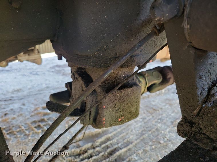 image for item DL7857 2007 Peterbilt 335 water truck