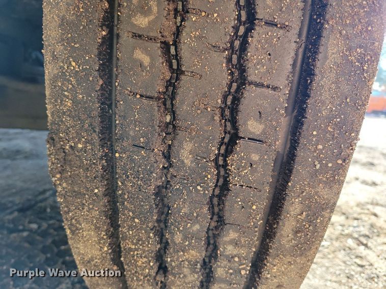 image for item DL7857 2007 Peterbilt 335 water truck