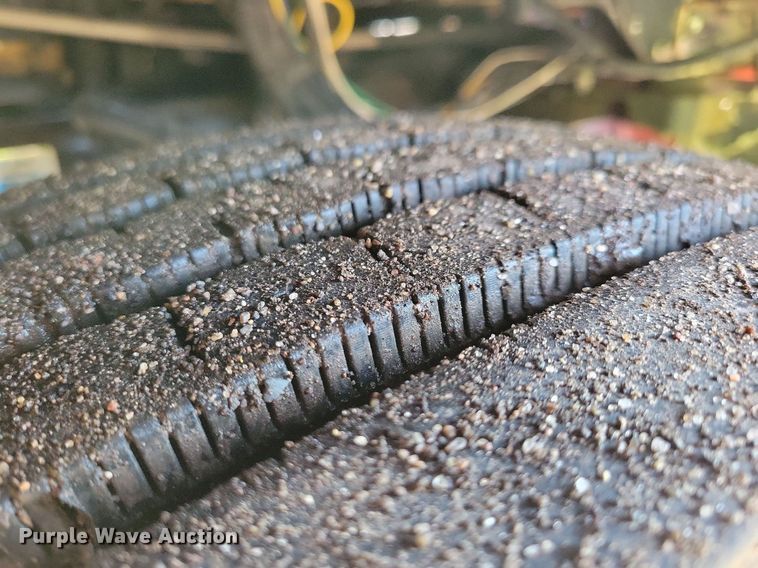 image for item DL7857 2007 Peterbilt 335 water truck