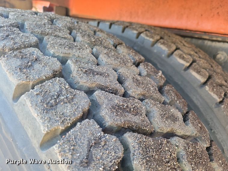 image for item DL7857 2007 Peterbilt 335 water truck