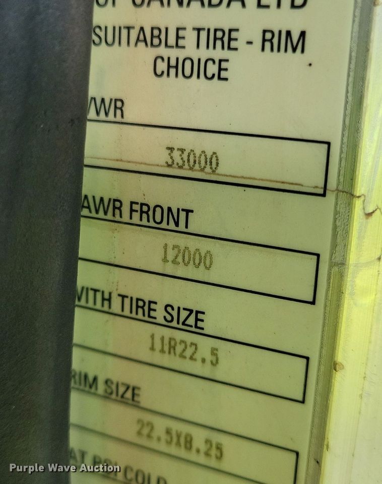 image for item DL7857 2007 Peterbilt 335 water truck