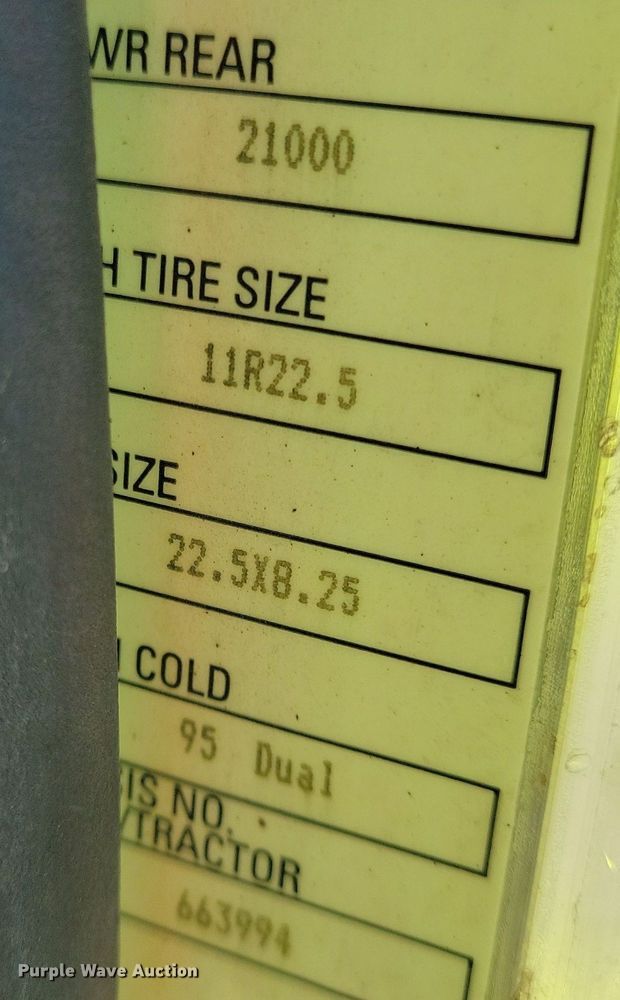 image for item DL7857 2007 Peterbilt 335 water truck