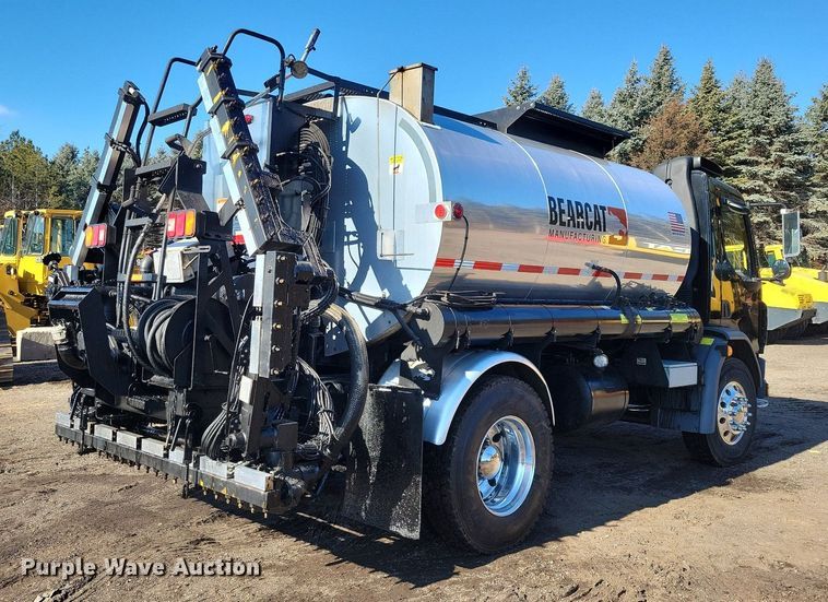 image for item DL7858 2022 Kenworth K370 oil distributor truck