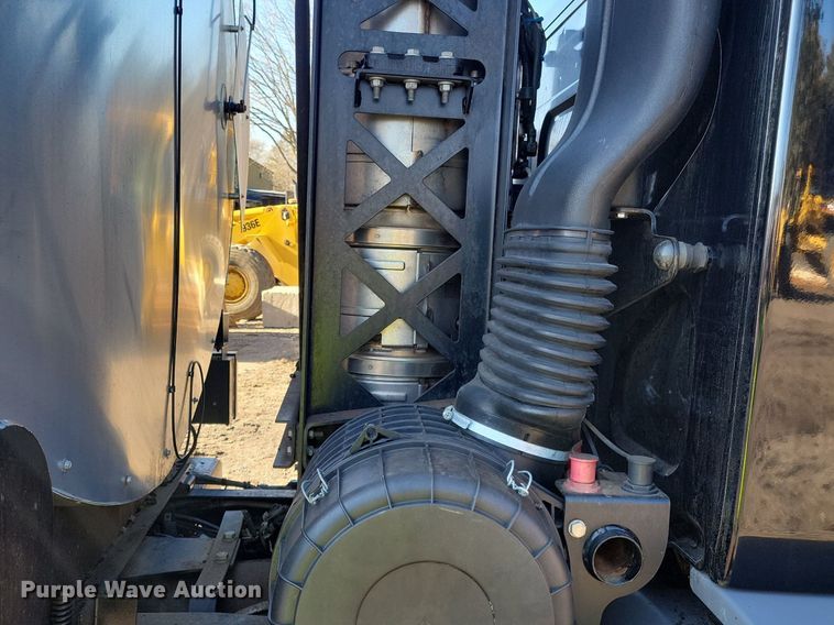 image for item DL7858 2022 Kenworth K370 oil distributor truck