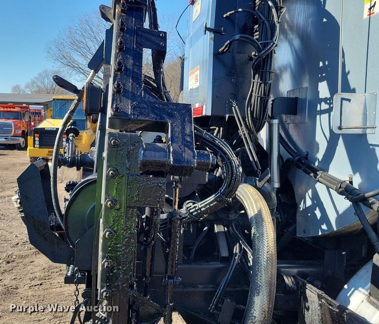 image for item DL7858 2022 Kenworth K370 oil distributor truck