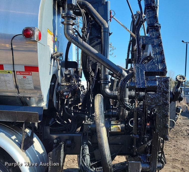 image for item DL7858 2022 Kenworth K370 oil distributor truck