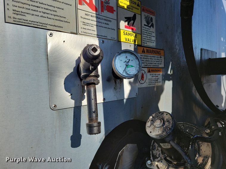 image for item DL7858 2022 Kenworth K370 oil distributor truck