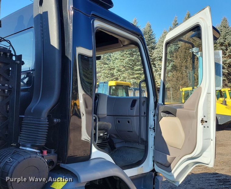 image for item DL7858 2022 Kenworth K370 oil distributor truck