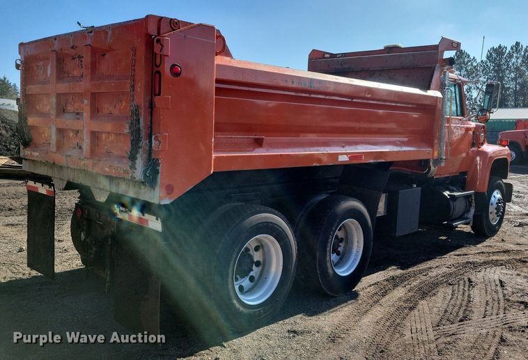 image for item DL7859 1997 Ford LT9000 dump truck
