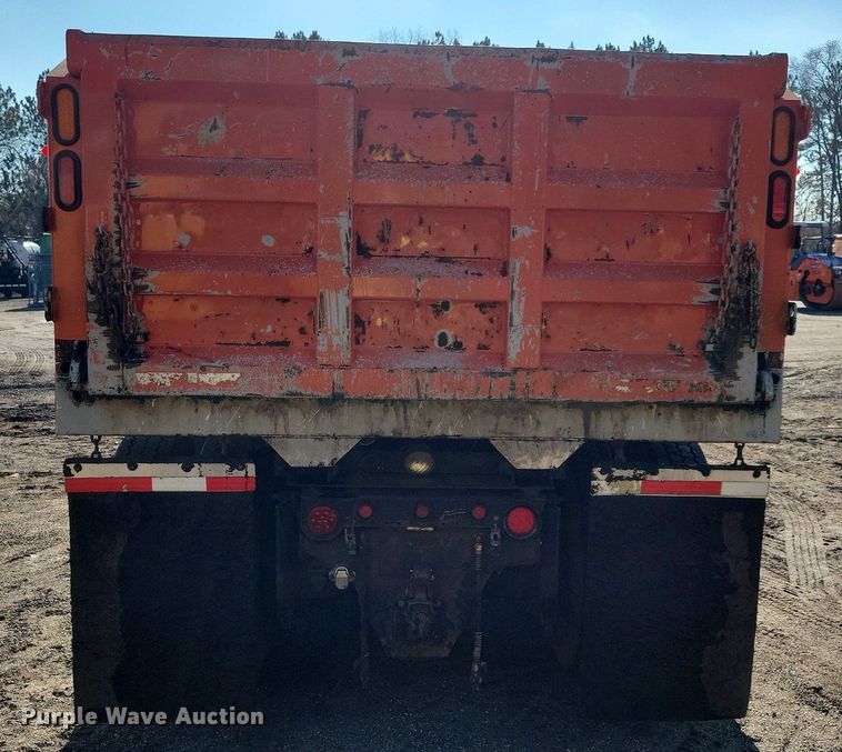 image for item DL7859 1997 Ford LT9000 dump truck
