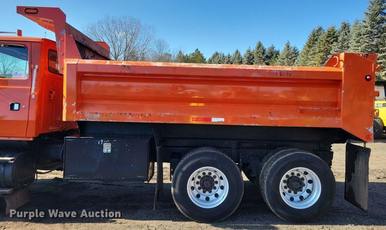 image for item DL7859 1997 Ford LT9000 dump truck