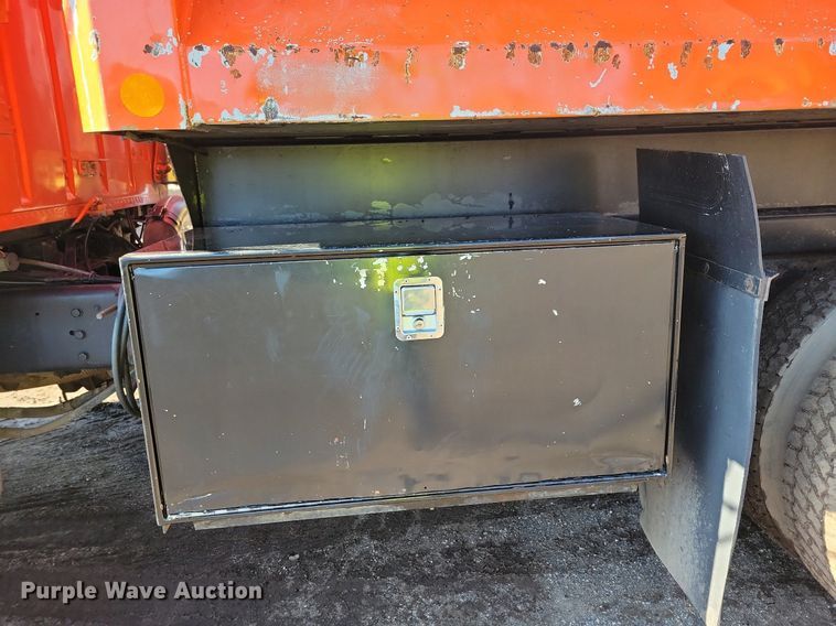 image for item DL7859 1997 Ford LT9000 dump truck