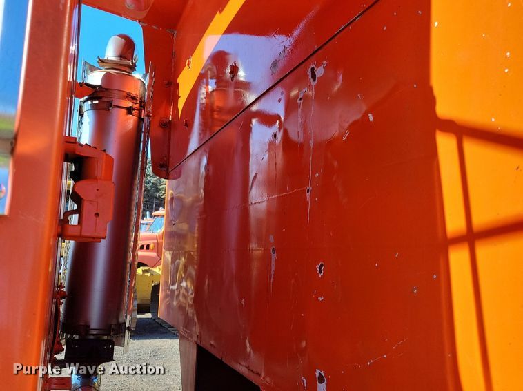 image for item DL7859 1997 Ford LT9000 dump truck