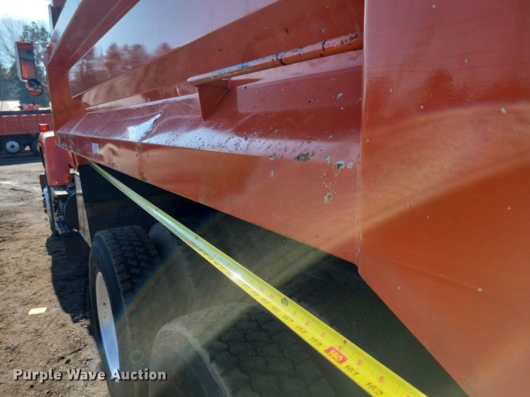 image for item DL7859 1997 Ford LT9000 dump truck