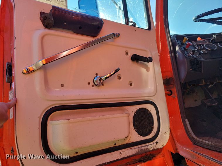 image for item DL7859 1997 Ford LT9000 dump truck