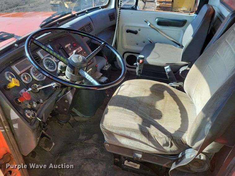 image for item DL7859 1997 Ford LT9000 dump truck