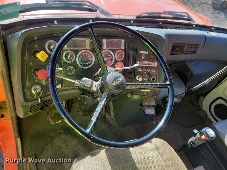 image for item DL7859 1997 Ford LT9000 dump truck