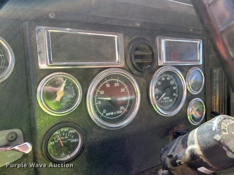 image for item DL7859 1997 Ford LT9000 dump truck