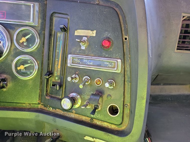 image for item DL7859 1997 Ford LT9000 dump truck