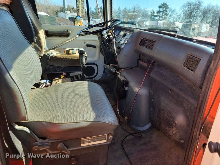 image for item DL7859 1997 Ford LT9000 dump truck