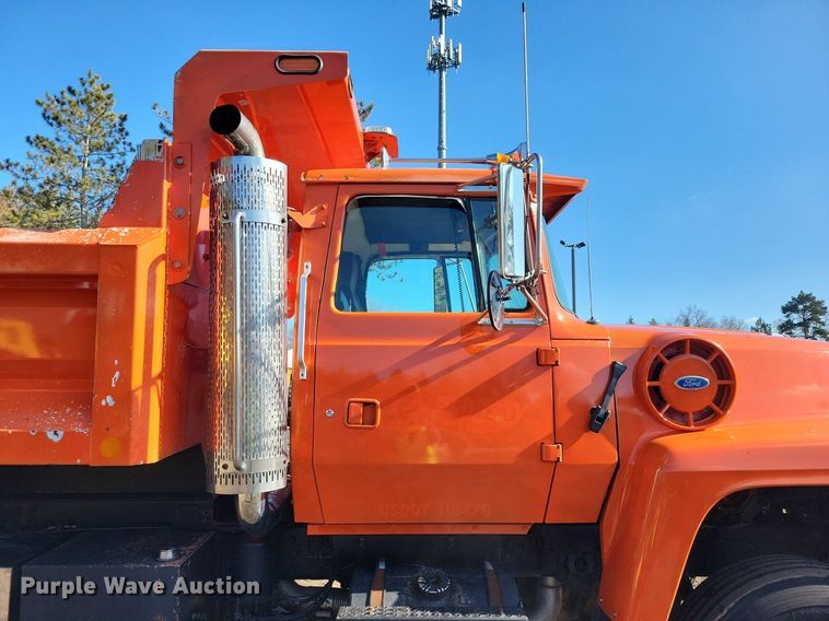image for item DL7859 1997 Ford LT9000 dump truck