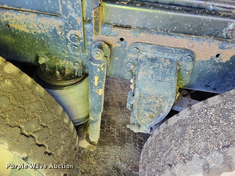 image for item DL7859 1997 Ford LT9000 dump truck