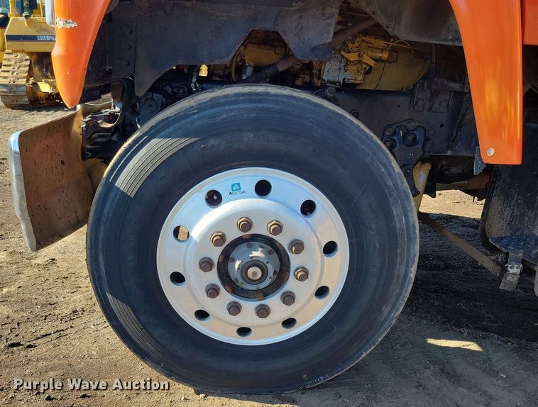 image for item DL7859 1997 Ford LT9000 dump truck