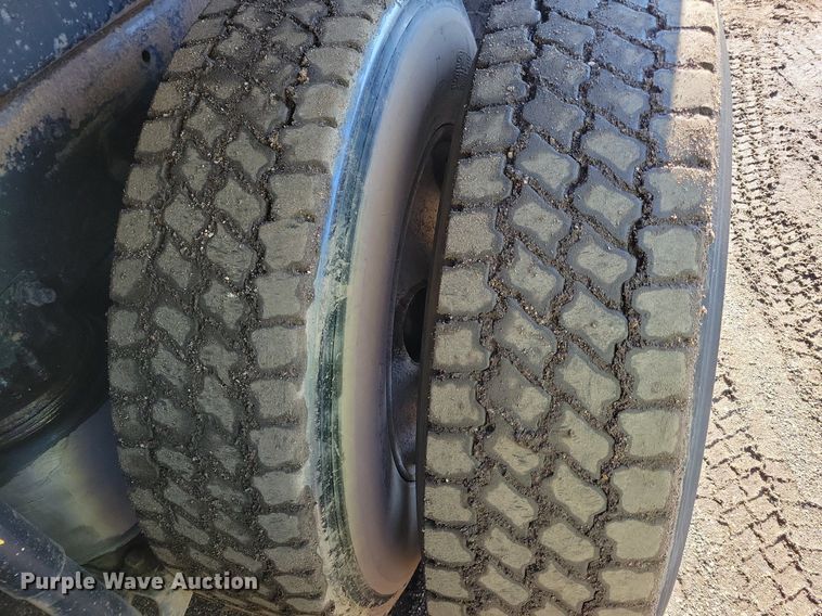 image for item DL7859 1997 Ford LT9000 dump truck