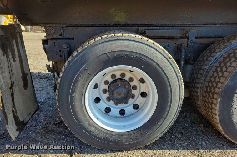 image for item DL7859 1997 Ford LT9000 dump truck