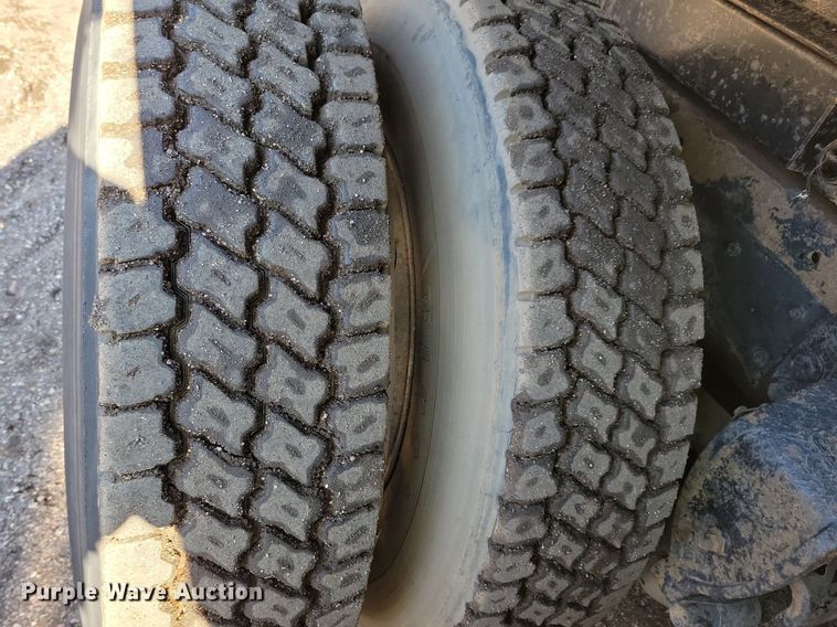 image for item DL7859 1997 Ford LT9000 dump truck