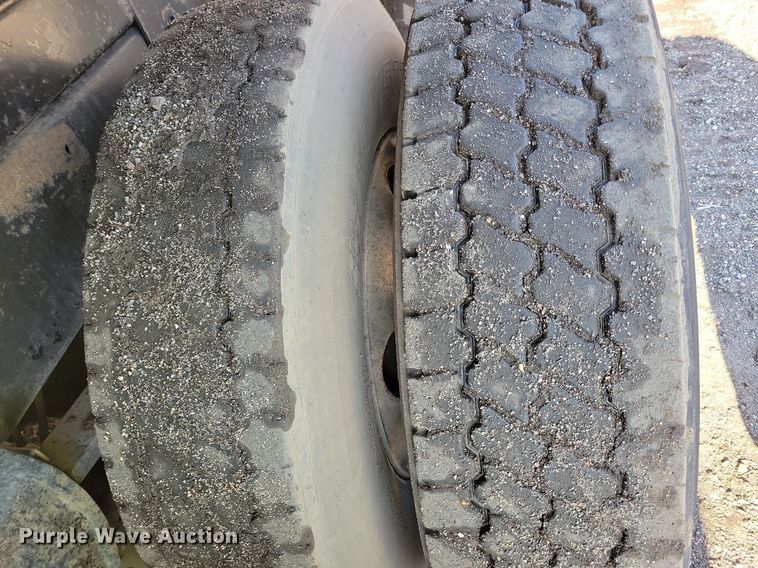 image for item DL7859 1997 Ford LT9000 dump truck