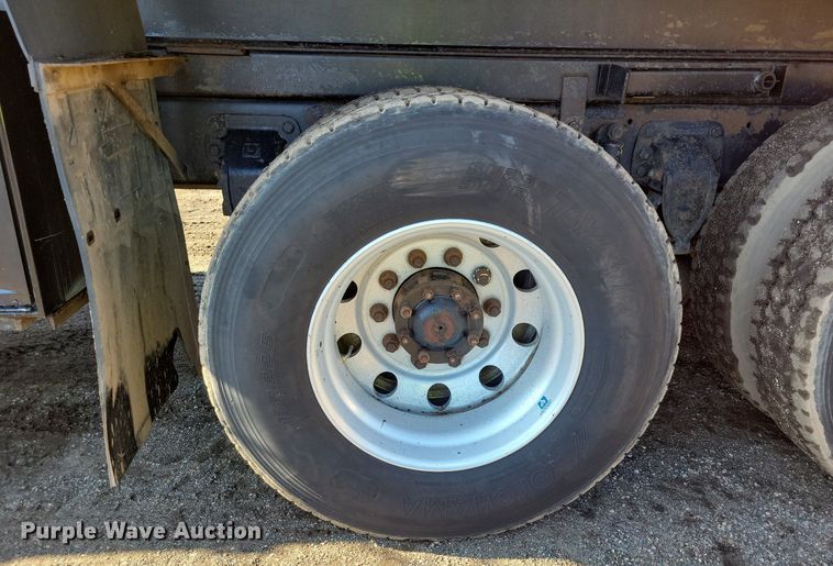 image for item DL7859 1997 Ford LT9000 dump truck