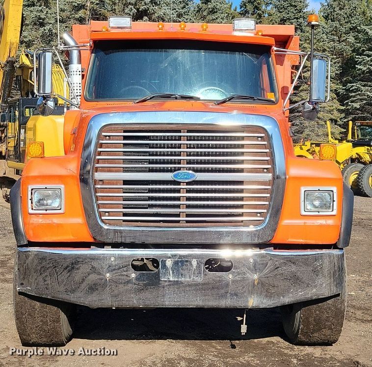 image for item DL7860 1995 Ford LT9000 dump truck