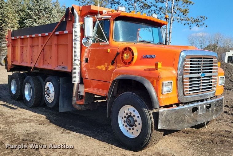 image for item DL7860 1995 Ford LT9000 dump truck