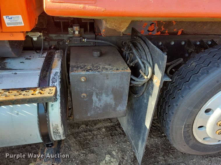 image for item DL7860 1995 Ford LT9000 dump truck