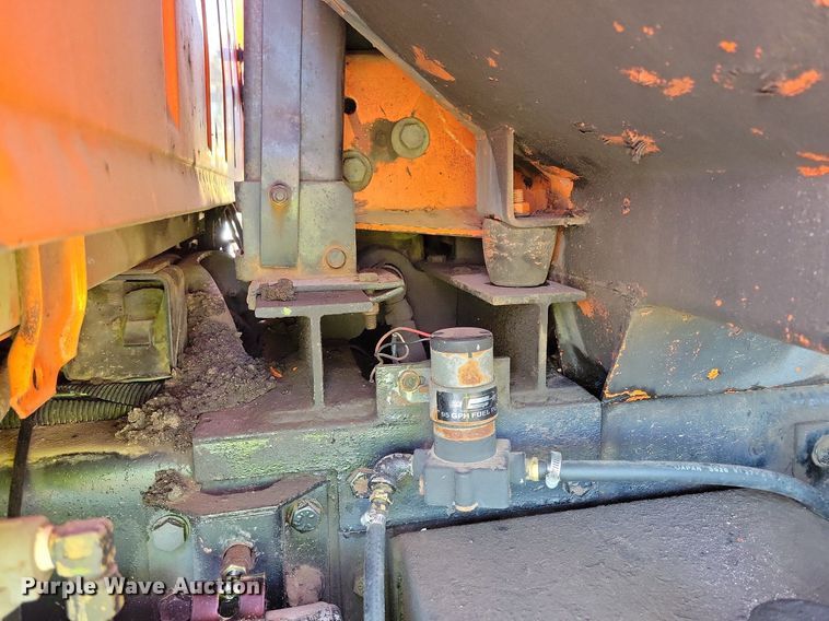 image for item DL7860 1995 Ford LT9000 dump truck