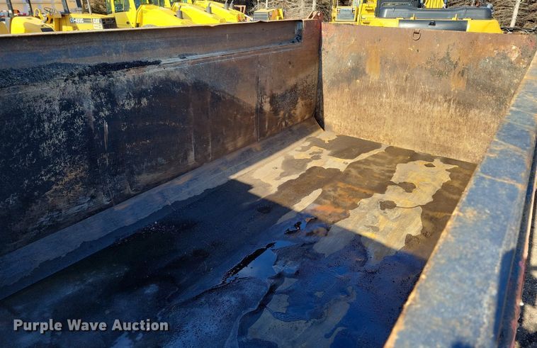 image for item DL7860 1995 Ford LT9000 dump truck