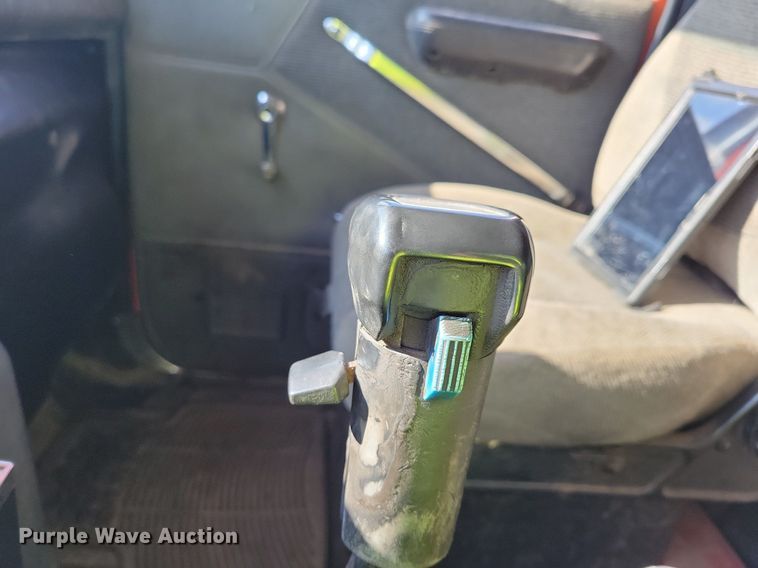 image for item DL7860 1995 Ford LT9000 dump truck