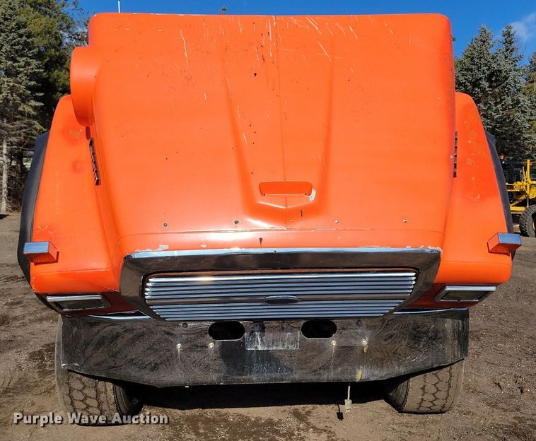 image for item DL7860 1995 Ford LT9000 dump truck