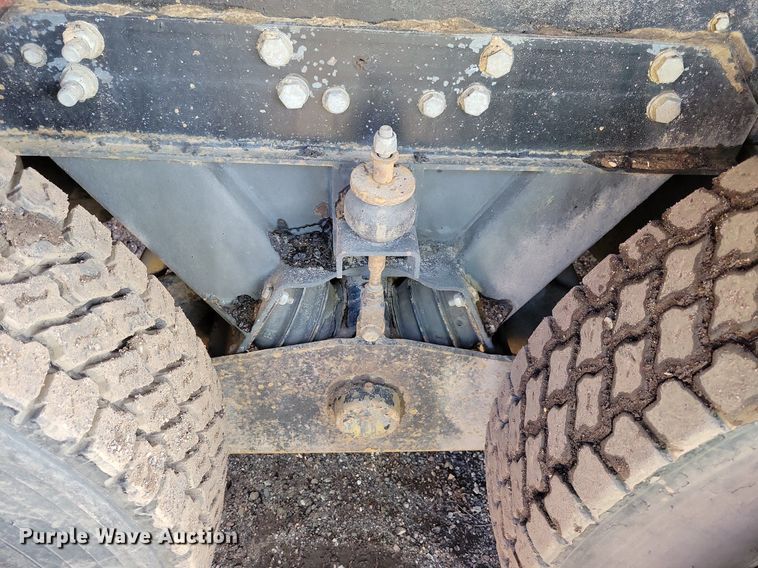 image for item DL7860 1995 Ford LT9000 dump truck