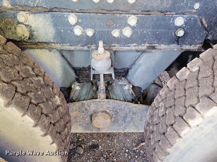 image for item DL7860 1995 Ford LT9000 dump truck