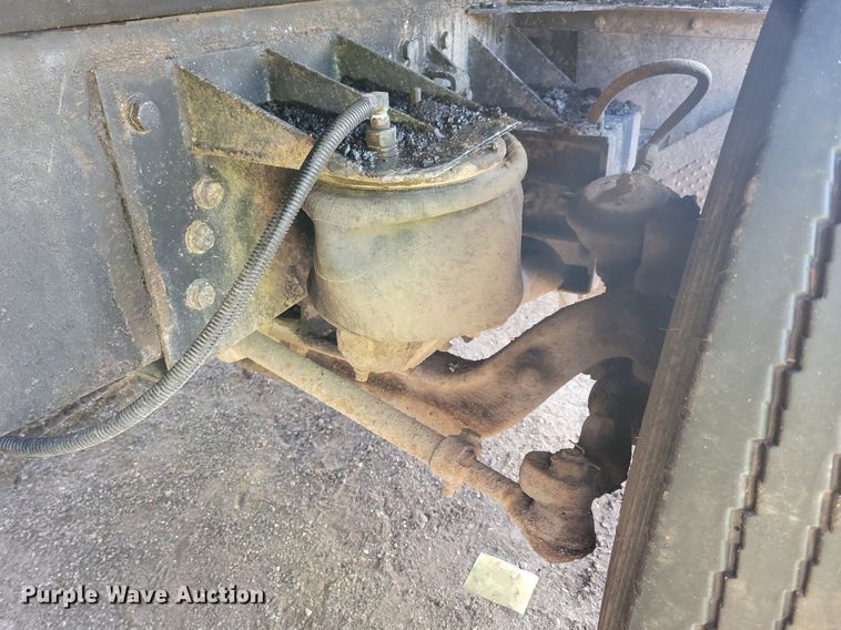 image for item DL7860 1995 Ford LT9000 dump truck