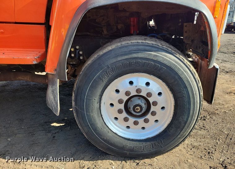 image for item DL7860 1995 Ford LT9000 dump truck