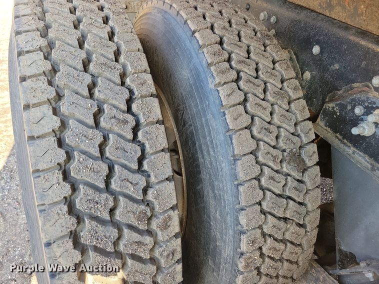 image for item DL7860 1995 Ford LT9000 dump truck