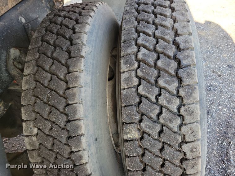 image for item DL7860 1995 Ford LT9000 dump truck