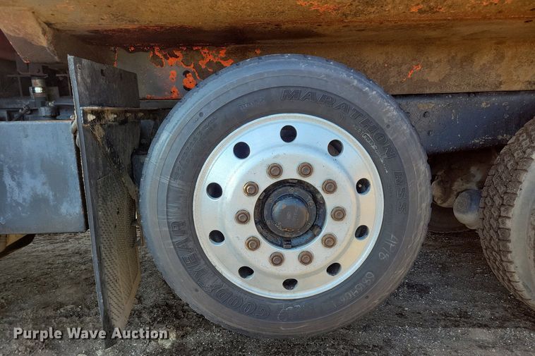 image for item DL7860 1995 Ford LT9000 dump truck