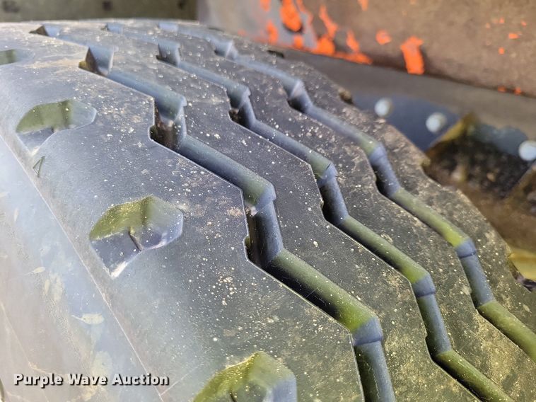 image for item DL7860 1995 Ford LT9000 dump truck