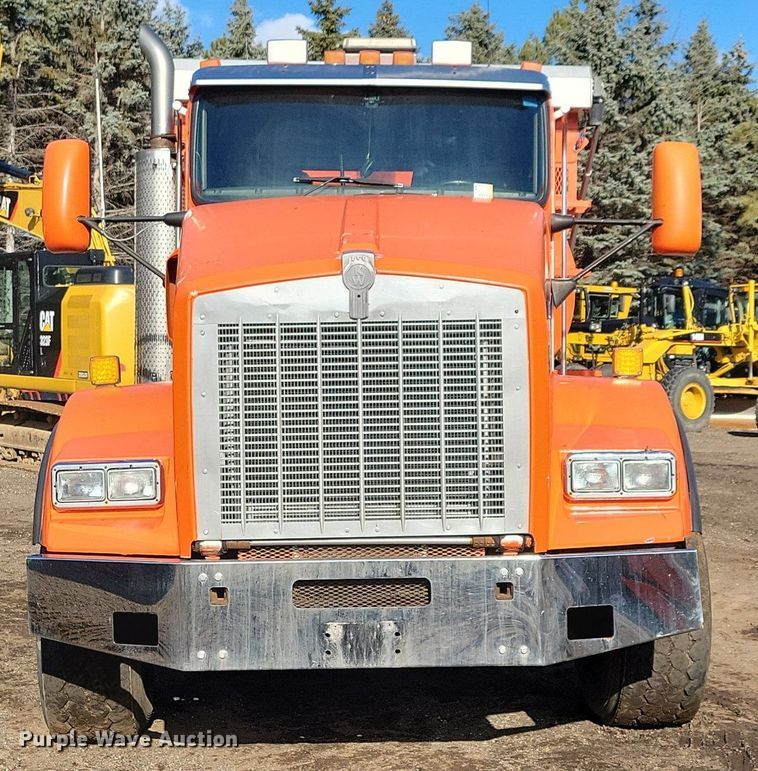 image for item DL7861 2002 Kenworth T800 dump truck